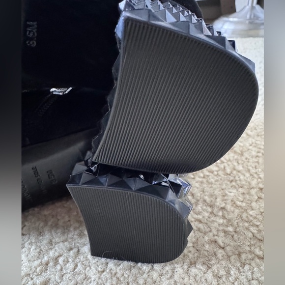 NEW‼️Antonio Melani Kinsley Suede Molded Lucite Heel Booties Sz. 8.5 M - Picture 9 of 12